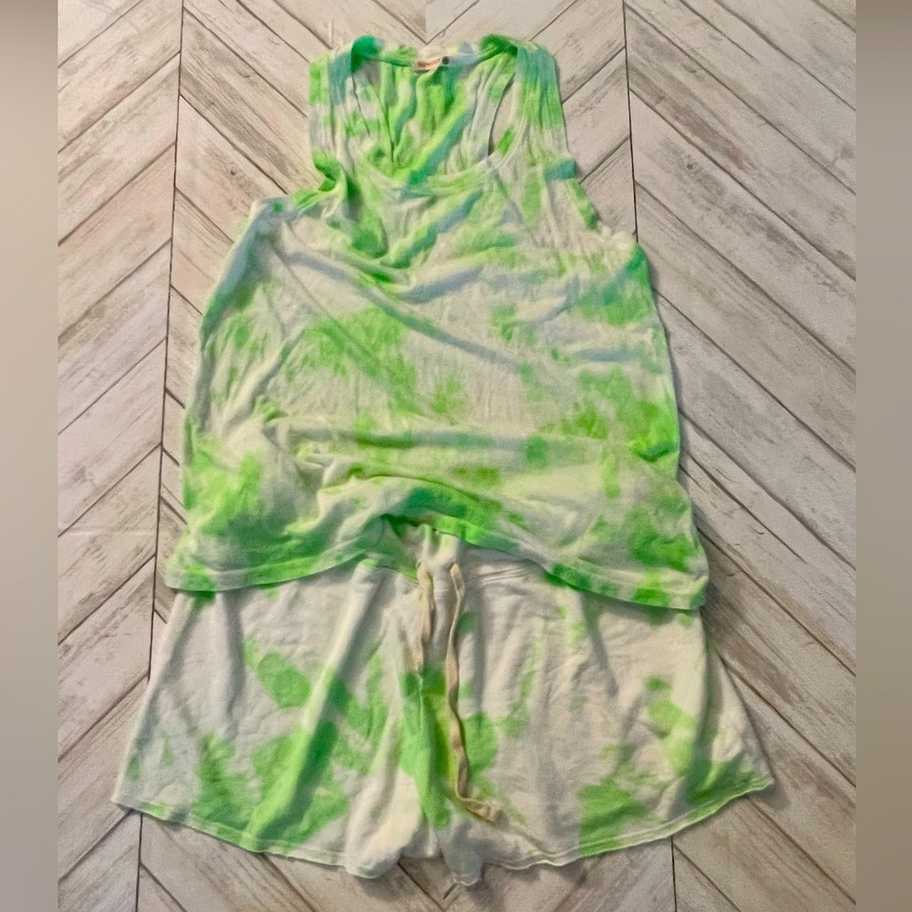 NWT Sundry Pop Of Lime Tie Dye Shorts and Tank Set size 3 bottoms and size 1 top